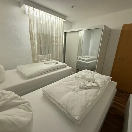 Apartment Apisha 2 *