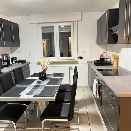 Apisha 2 Apartment *